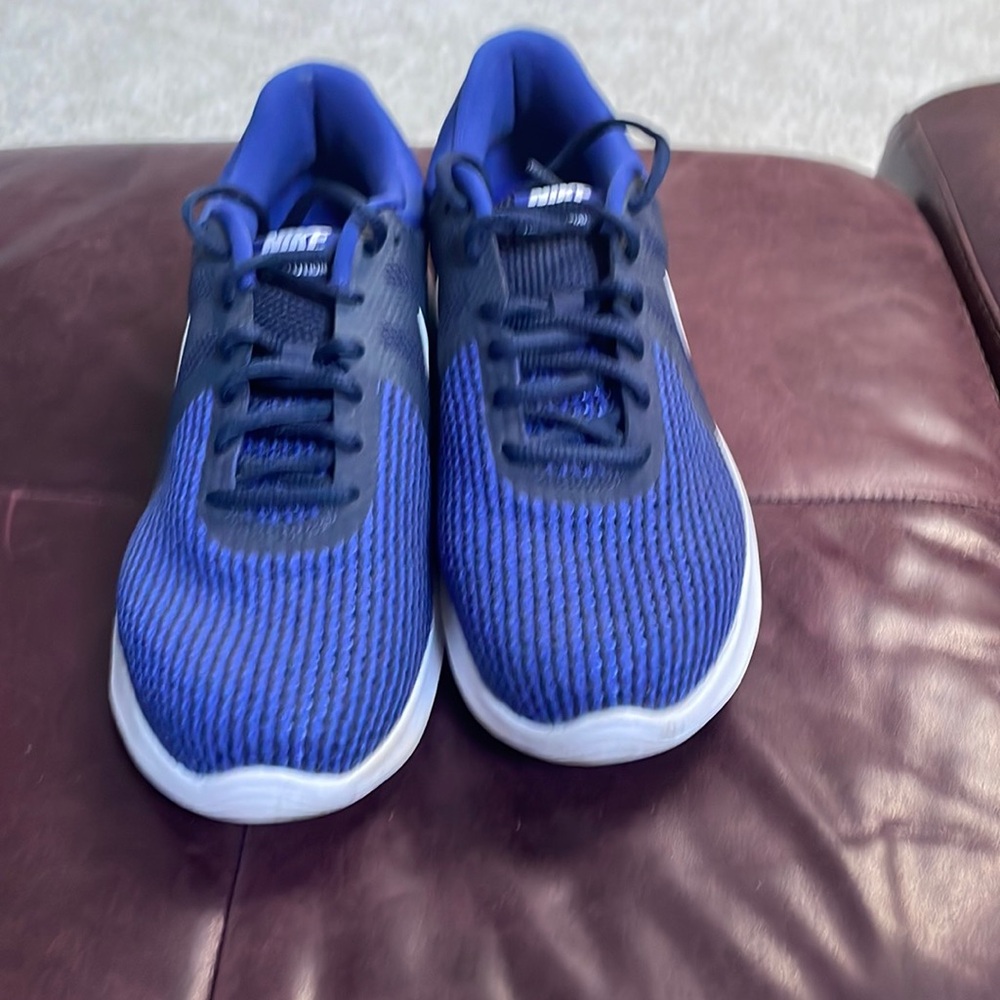 Nike Revolution 4 Running Shoes